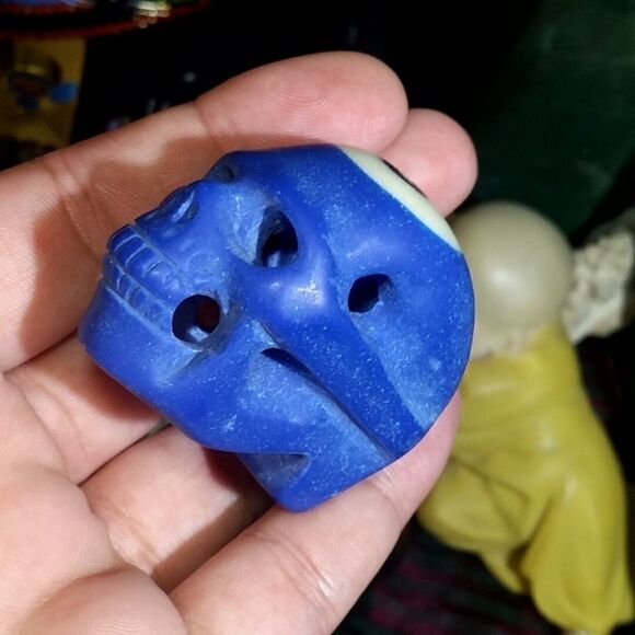 No.2 Realistic Carved Billiard Skull - Picture 3 of 4